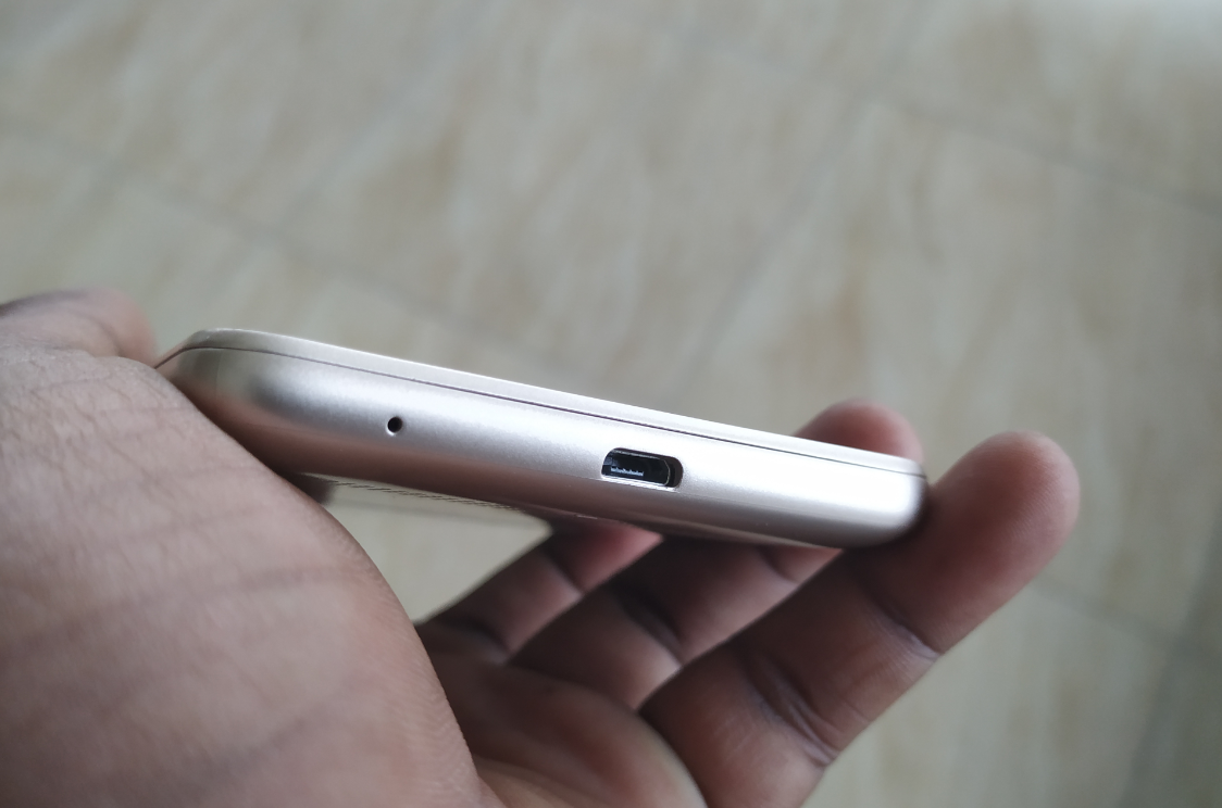 10.or D2 comes with a decent set of hardware. 10.or D2, Amazon, launch, review