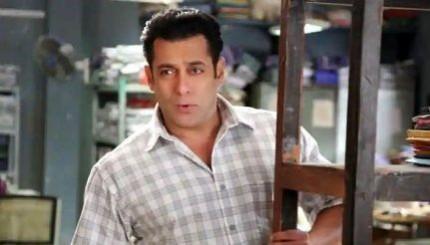 Salman Khan in Bigg Boss 12 promo. Bigg Boss 12: Salman Khan spotted leaving for Goa for BB12 press conference and Bharat shoot