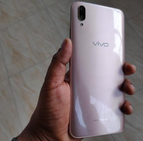 Vivo V11 Pro comes with glossy glass cover on the top of the back-shell exuding premium feel when held in India Vivo, V11 Pro, launch, price, specs, review