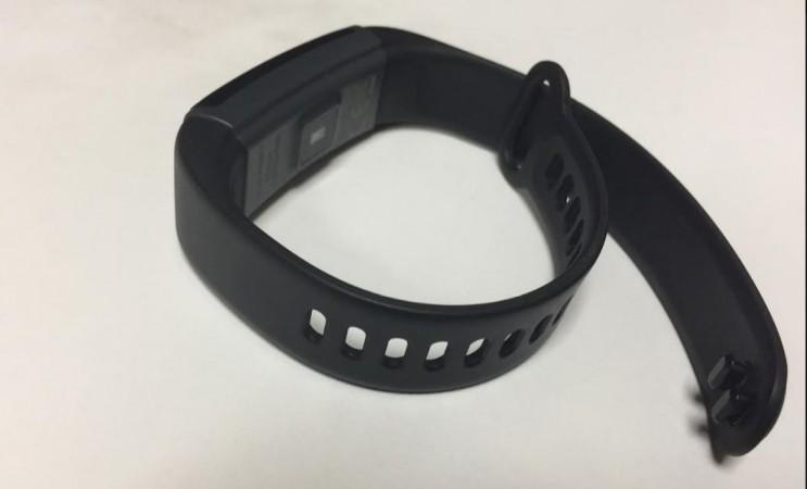 Lenovo Cardio Plus HX03W comes with detachable straps Lenovo, Cardio Plus, HX03W, review
