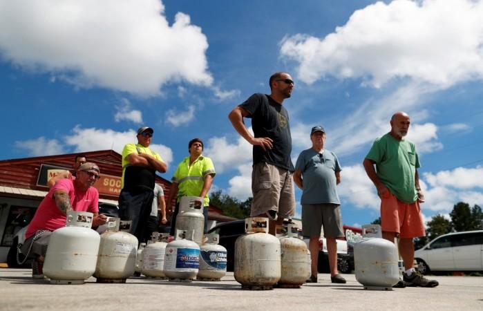 Customers line up to buy propane at Socastee Hardware store, ahead of the arrival of Hurricane Florence in Myrtle Beach, South Carolina, U.S. September 10, 2018. Hurricane Florence