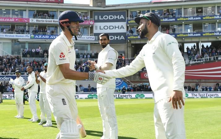 Team India gave Cook a guard of honour when Cook walked out to bat in his final Test. Alastair Cook and Virat Kohli