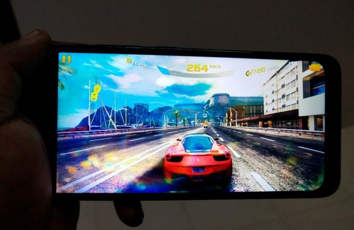 While playing graphics-intense games, Poco F1 never overheated beyond my confort level. Xiaomi, Poco F1, launch, review, price, specifications,