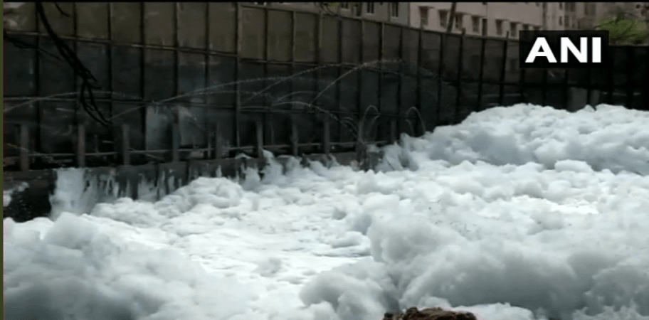 Toxic foam over the Bellandur Lake bellandur lake