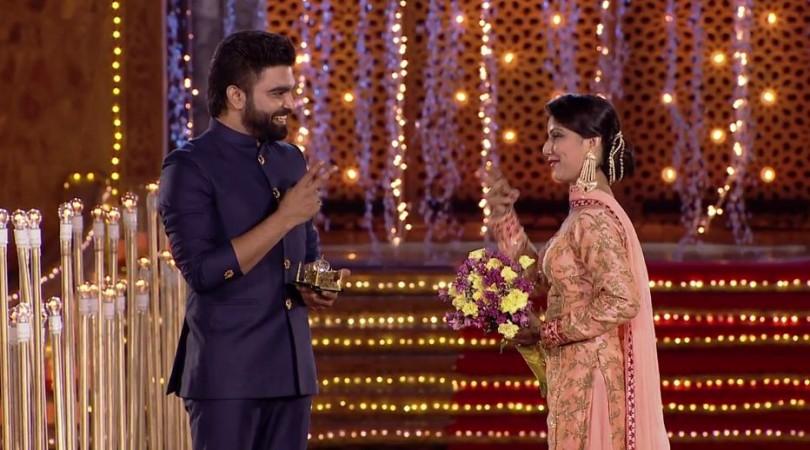 Pradeep Machiraju with participant Shabina on Pelli Choopulu Pradeep Machiraju with participant Shabina on Pelli Choopulu