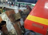 Train hit in Mumbai