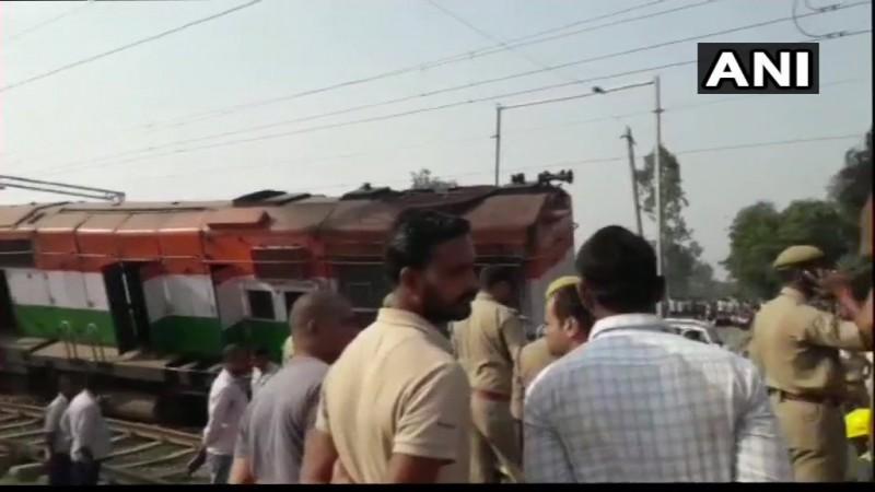train derailing up