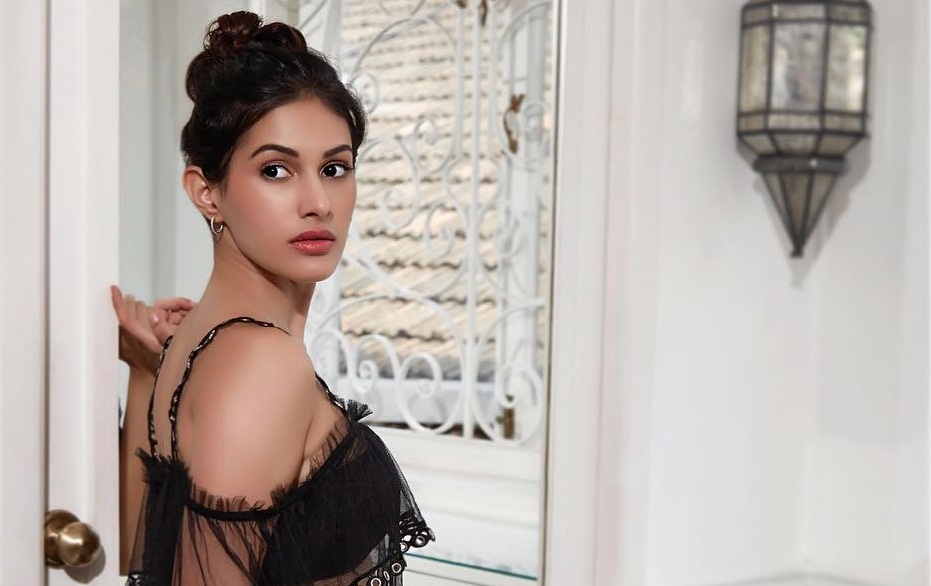 Amyra Dastur looks as pretty as ever in this Instagram pic  Hindi Movie  News  Times of India