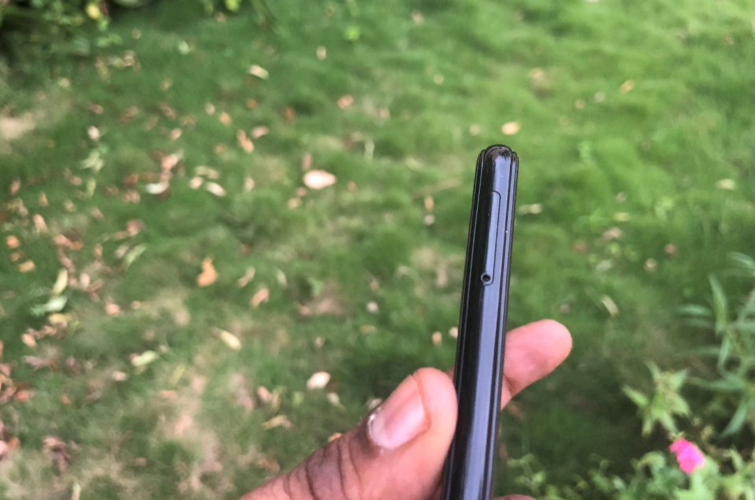 Lenovo K9 comes with hybrid SIM slot on the left side. Lenovo K9, review, launch,India, price