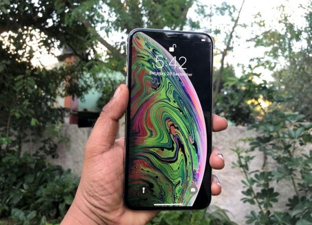 iPhone Xs and iPhone Xs Max bring the best and biggest displays to iPhone -  Apple (UK)