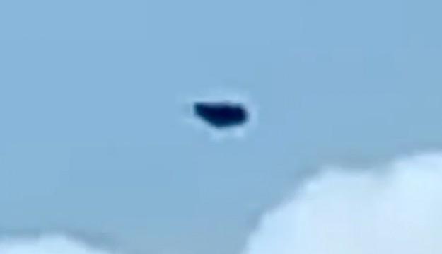 UFO spotted in broad daylight in Mexico; Could it be a flying plastic ...