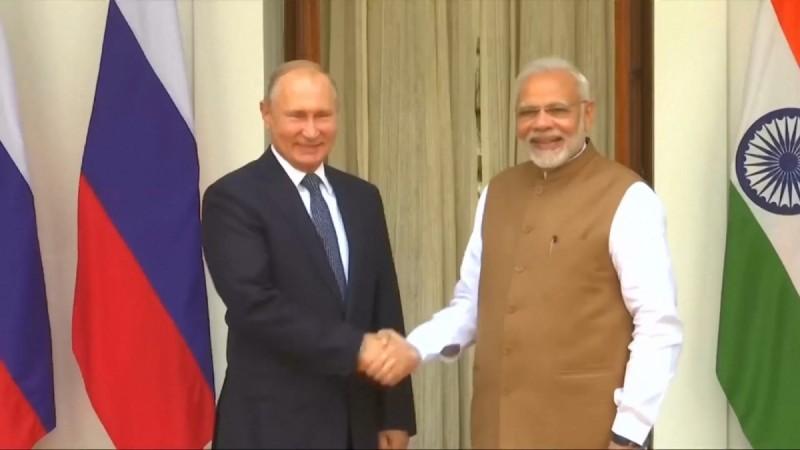 Russias Putin And Indias Modi Exchange Hugs In Celebration Of $5bn Defense Deal