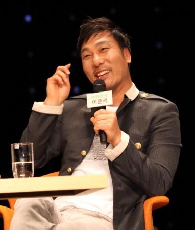 Lee Moon-Sae file picture