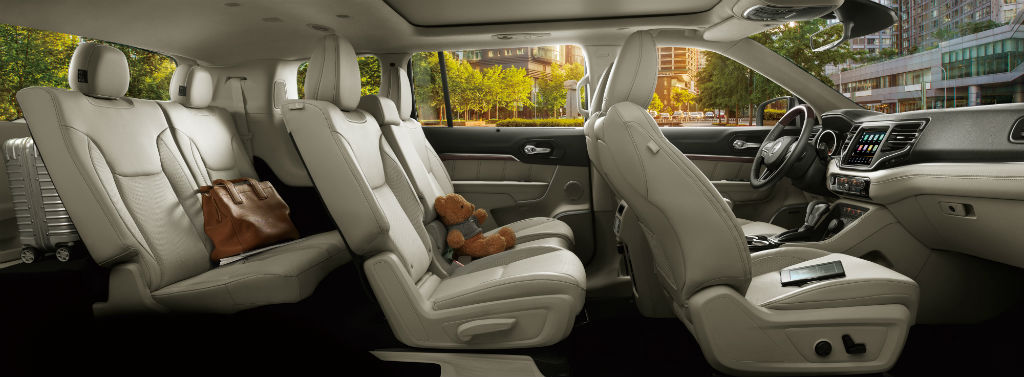 Jeep 7-Seater SUV Interior Teased As A Premium Version Of Compass |  CarDekho.com