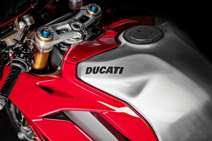 Ducati Panigale V4 R - The Sound of Excellence 