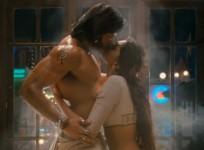 Deepika Padukone and Ranveer Singh kiss