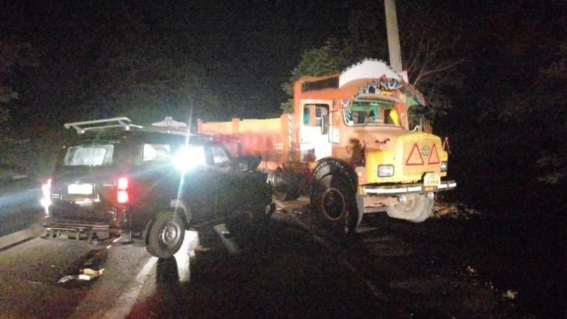 Janasena Chief Pawan Kalyan's convoy car meets with an accident. Pawan Kalyan convoy accident