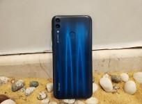 Honor 8C design