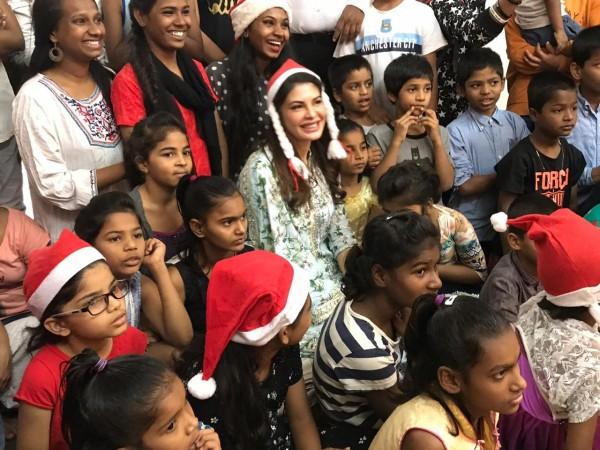 Jacqueline Fernandez celebrates Christmas with underprivileged children Jacqueline Fernandez celebrates Christmas with underprivileged children