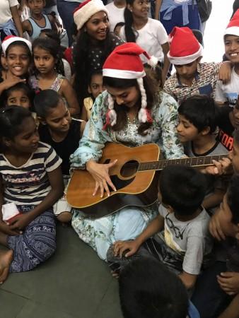 Jacqueline Fernandez celebrates Christmas with underprivileged children Jacqueline Fernandez celebrates Christmas with underprivileged children