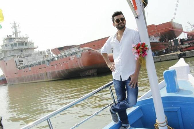 Diganth in Fortuner. Diganth in Fortuner