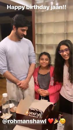 Rohman Shawl, Sushmita Sen's daughters Renee and Alisah Rohman Shawl, Sushmita Sen's daughters Renee and Alisah