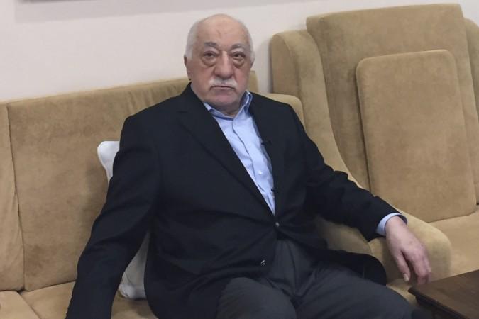 Turkish cleric and opponent to the Erdogan regime Fethullah Gülen adresses at his residence in Saylorsburg, Pennsylvania on July 18, 2016 allegations by the Turkish government about his involvement in the attempted July 15 coup. The US-based cleric was accused by Ankara of orchestrating Friday's military coup attempt but he firmly denied involvement, also condemning the action 'in the strongest terms'. / AFP / Thomas URBAIN Turkish cleric and opponent to the Erdogan regime Fethullah Gülen