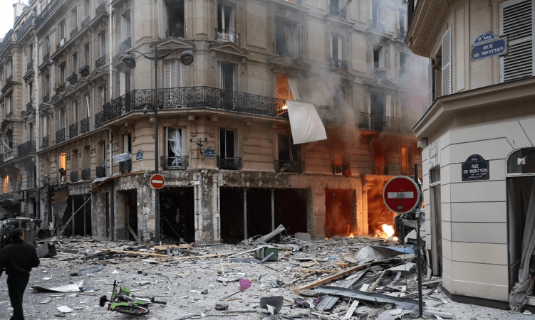 The French police have reported a loud explosion in the heart of the French capital on Saturday.