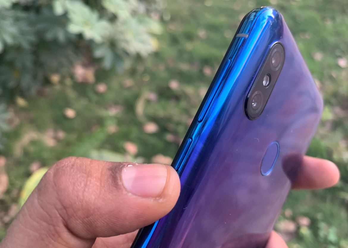 Oukitel U23 comes with power button and volume rockers on the right side Oukitel U23, review, price