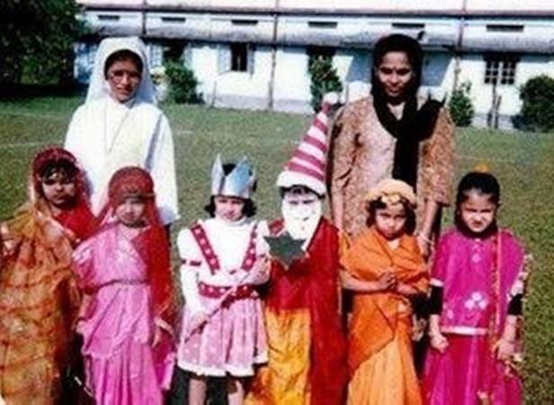 Anushka Sharma, Sakshi Dhoni pictures from their school days Anushka Sharma, Sakshi Dhoni pictures from their school days