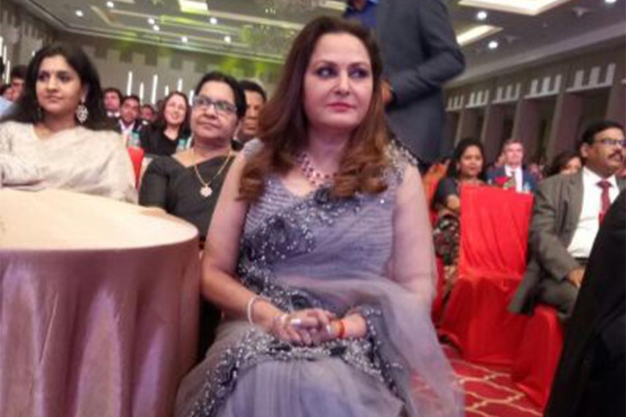 Jaya Prada opens up on acid attack and suicide attempt after Azam Khan  harassed her - IBTimes India