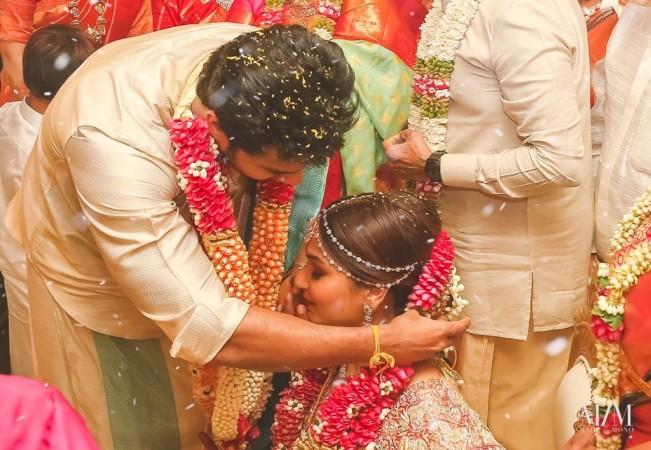 Rajinikanth's daughter Soundarya Rajinikanth ties the knot with Vishagan. Soundarya Rajinikanth Marries Vishagan
