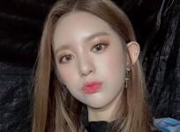 MOMOLAND's Daisy, iKON's Yunhyeong