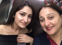 Sayyeshaa with her mother Shaheen