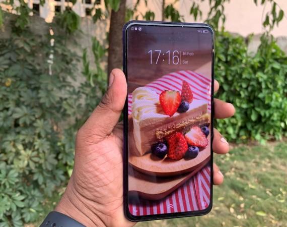 Vivo V15 Pro offers true FullView display without any notch on top. Vivo, V15 Pro, first impression