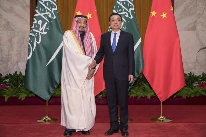 King Of Saudi Arabia Salman bin Abdulaziz Al Saud Visits China BEIJING, CHINA - MARCH 17: Chinese Premier Li Keqiang (R) shakes hands with Saudi Arabia's King Salman bin Abdulaziz Al Saud (L) at Great Hall of the People on March 17, 2017 in Beijing, China. At the invitation of President Xi Jinping, King Salman Bin Abdul-Aaziz Al-Saud of the Kingdom of Saudi Arabia will pay a state visit to China from March 15 to 18, 2017. (Photo by Lintao Zhang - Pool/Getty Images) Salman bin Abdulaziz Al Saud visits China