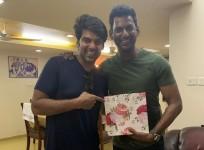 Arya Invites Vishal