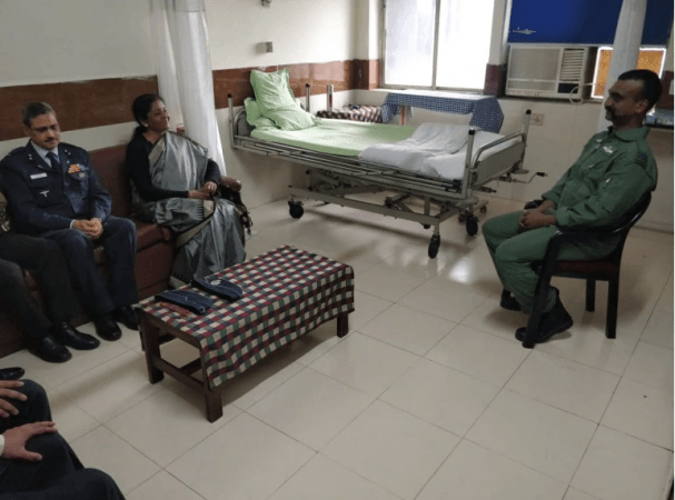 Defence Minister Nirmala Sitharaman met IAF Wing Commander Abhinandan Varthaman at a hospital in Delhi. Nirmala Sitharaman
