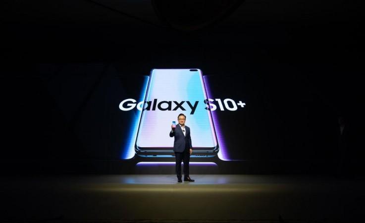 DJ Koh, President and CEO of IT & Mobile Communications Division, Samsung Electronics launched the Galaxy S10 in New Delhi, March 6, 2019. Samsung, Galaxy S10, India, launch