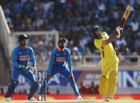 Glenn Maxwell MS Dhoni Virat Kohli