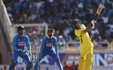 Glenn Maxwell MS Dhoni Virat Kohli