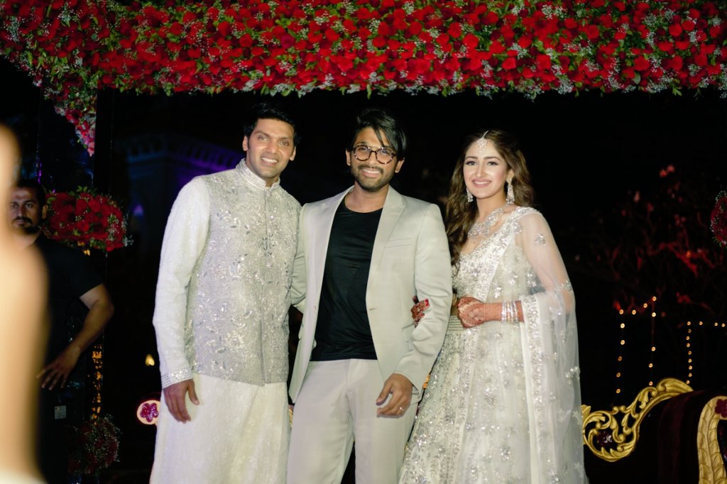 Arya-Sayyeshaa's marriage: Allu Arjun, Sanjay Dutt, Sooraj Pancholi attend  pre-wedding bash [Photos] - IBTimes India
