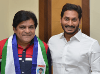 Comedian Ali with YSRCP chief Jagan Mohan Reddy