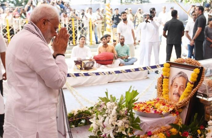 Prime Minister Narendra Modi paying his final tributes to the Goa CM Manohar Parrikar Prime Minister Narendra Modi paying his final tributes to the Goa CM Manohar Parrikar