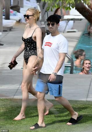 Sophie Turner and Joe Jonas Sophie Turner