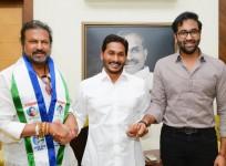 Mohan Babu, YS Jagan Mohan Reddy and Vishnu Manchu