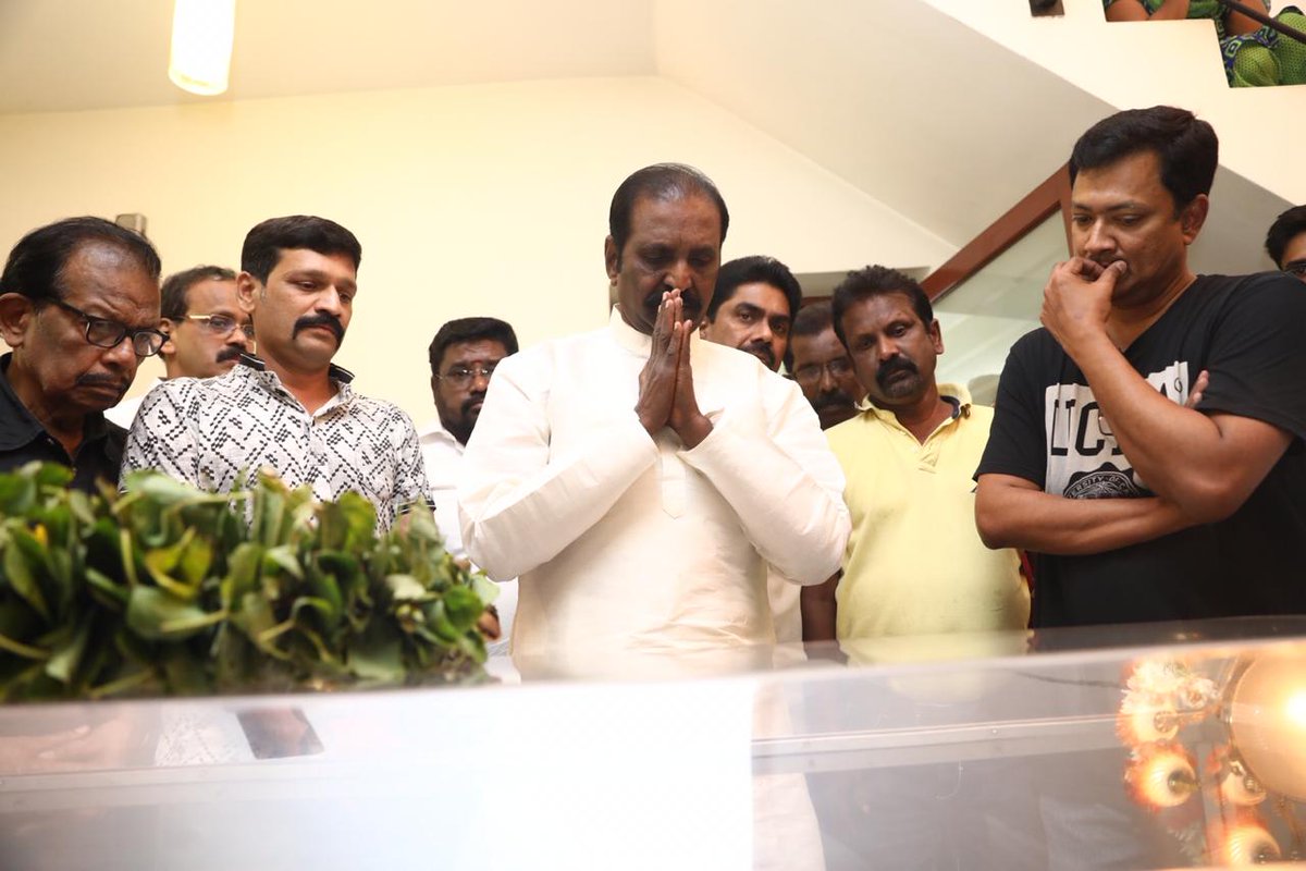 Vairamuthu pays Homage to John Mahendran