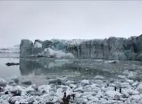 Watch Icelandic Glacier Collapse In Front Of Tourists