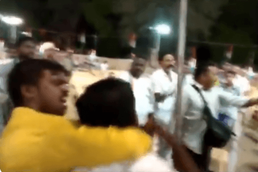 Congress workers caught on camera roughing up a photographer in Tamil Nadu's Virudhunagar district. Congress worker