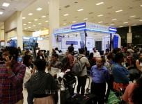 Passengers queue up for taxi at the Bandaranaike International Airport in Colombo, Sri Lanka, April 22, 2019.